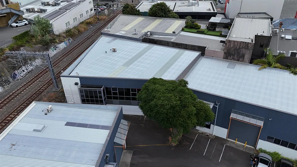 Kingsland City Fringe Gem: Warehouse, Office & Parking