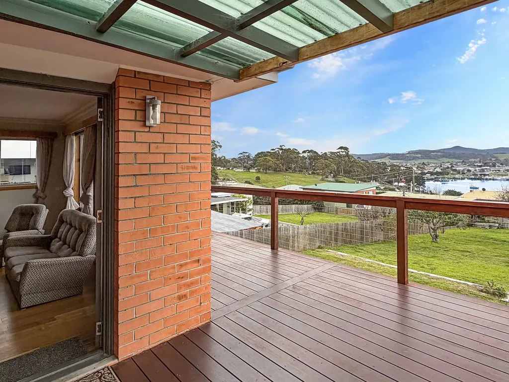 Space for the Family with Views for the Soul