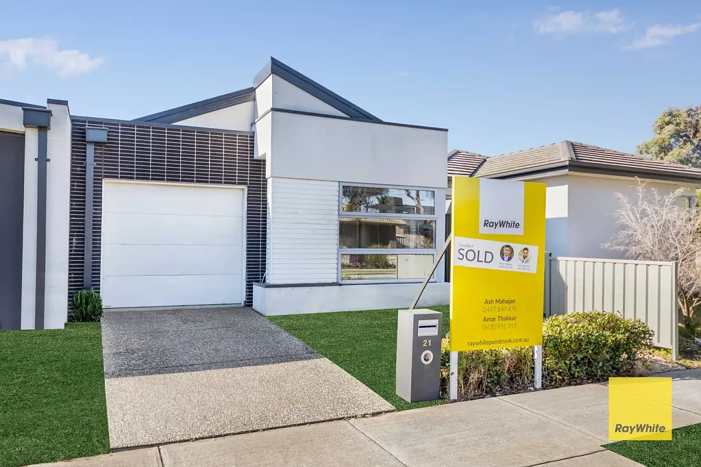 21 Herbal Avenue, Kurunjang, VIC 3337