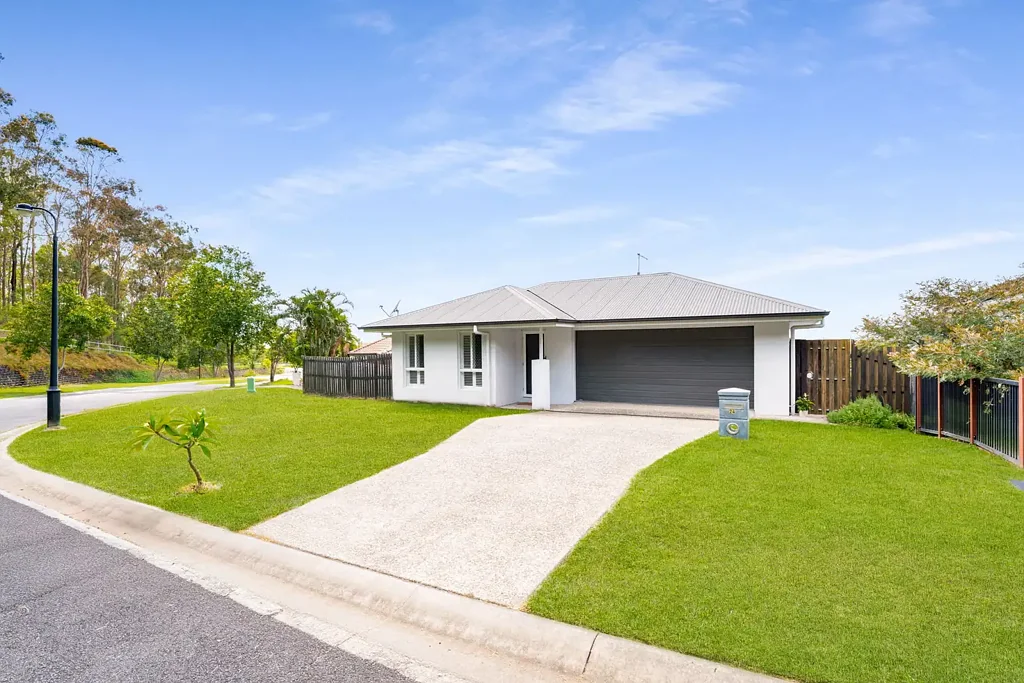 24 Summit Parade, Bahrs Scrub, QLD 4207