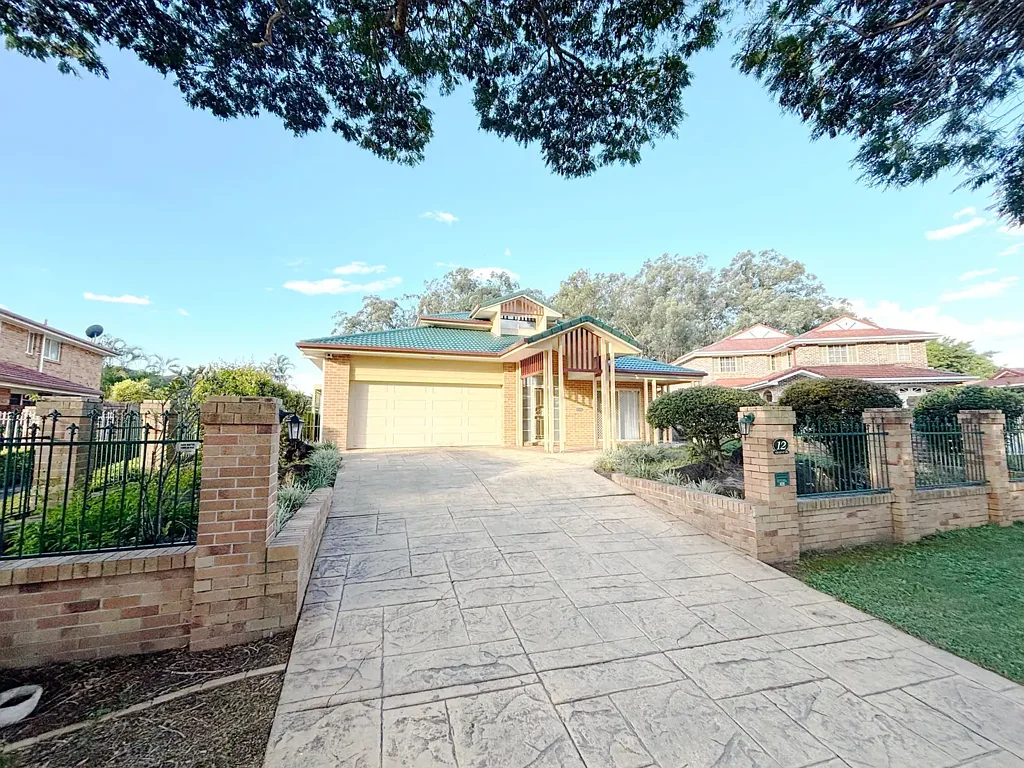 Spacious Five-Bedroom Home In Prestigious Avenue For Rent