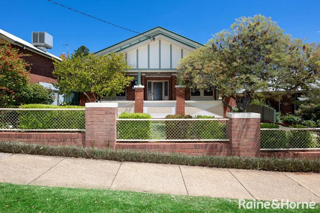31 Grandview Avenue, Turvey Park, NSW 2650