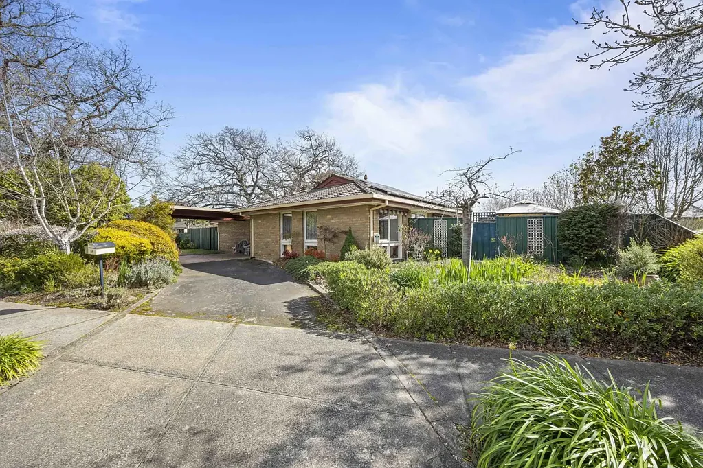 Ballan 4房  Ballan Living At Its Best - Space, Comfort & Convenience