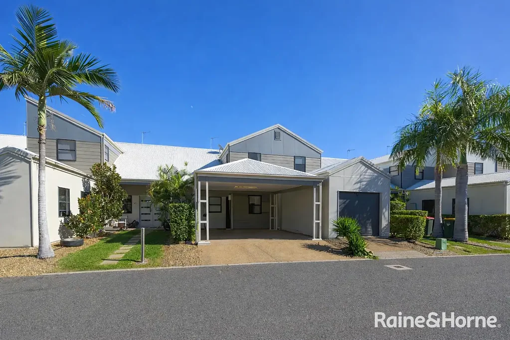Fully furnished & move-in ready with Swimming Pool in Telina!