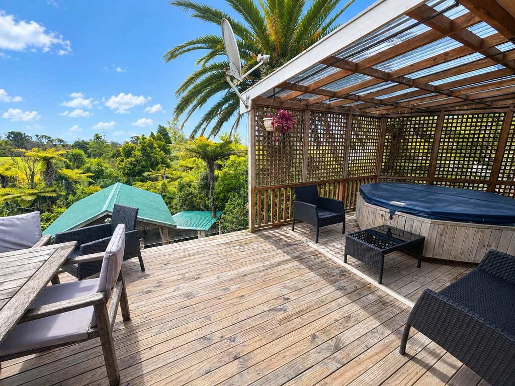 Mount Roskill 3침실 Location + Lifestyle