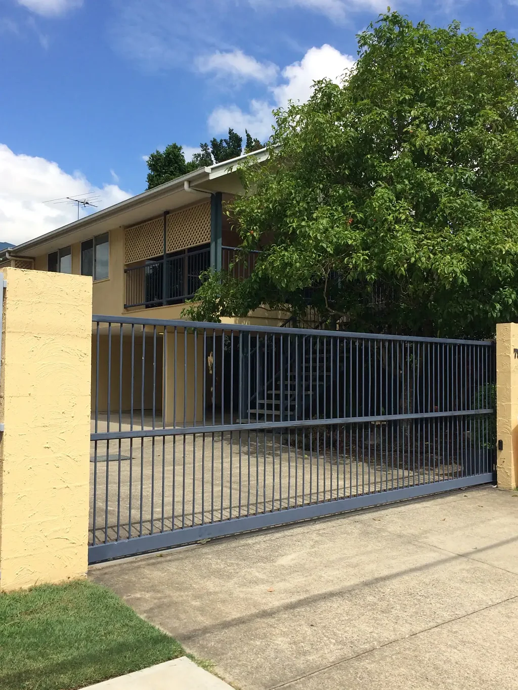 MODERN & SPACIOUS 1 BEDROOM UNIT IN PRIME MORNINGSIDE LOCATION