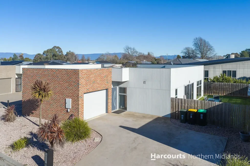 Longford 2房  Sun Filled, Stylish and Wonderfully Private