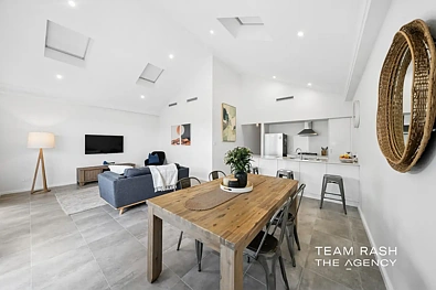 ਰਹਿਣ ਵਾਲਾ ਕਮਰਾ - 11 Howie Way, Caversham, WA 6055