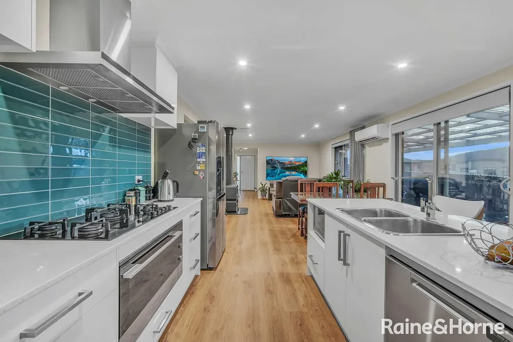 17 Heron Crescent, Midway Point, TAS 7171