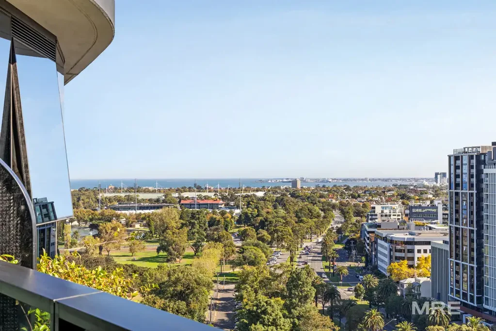 Melbourne 2 Bedroom Sky-High Luxury with Spectacular City, Bay & Sunset Views