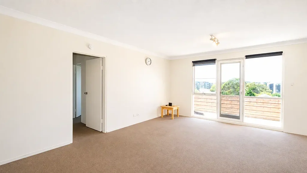 Oversized 3 Bedroom with Lock up garage!