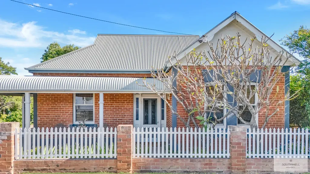 8 Adam Street, Tamworth, NSW 2340