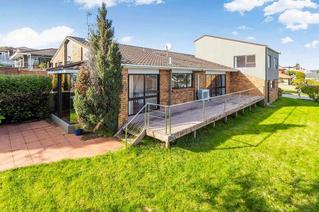 69 Dalwhinnie Parade, Highland Park, Manukau City, Auckland