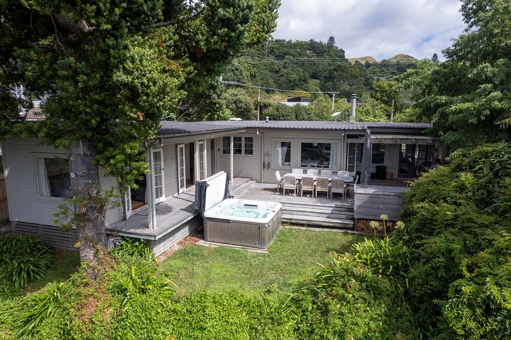 Lake Tarawera 4침실 Absolute Tarawera: Where Your Family Legacy Begins