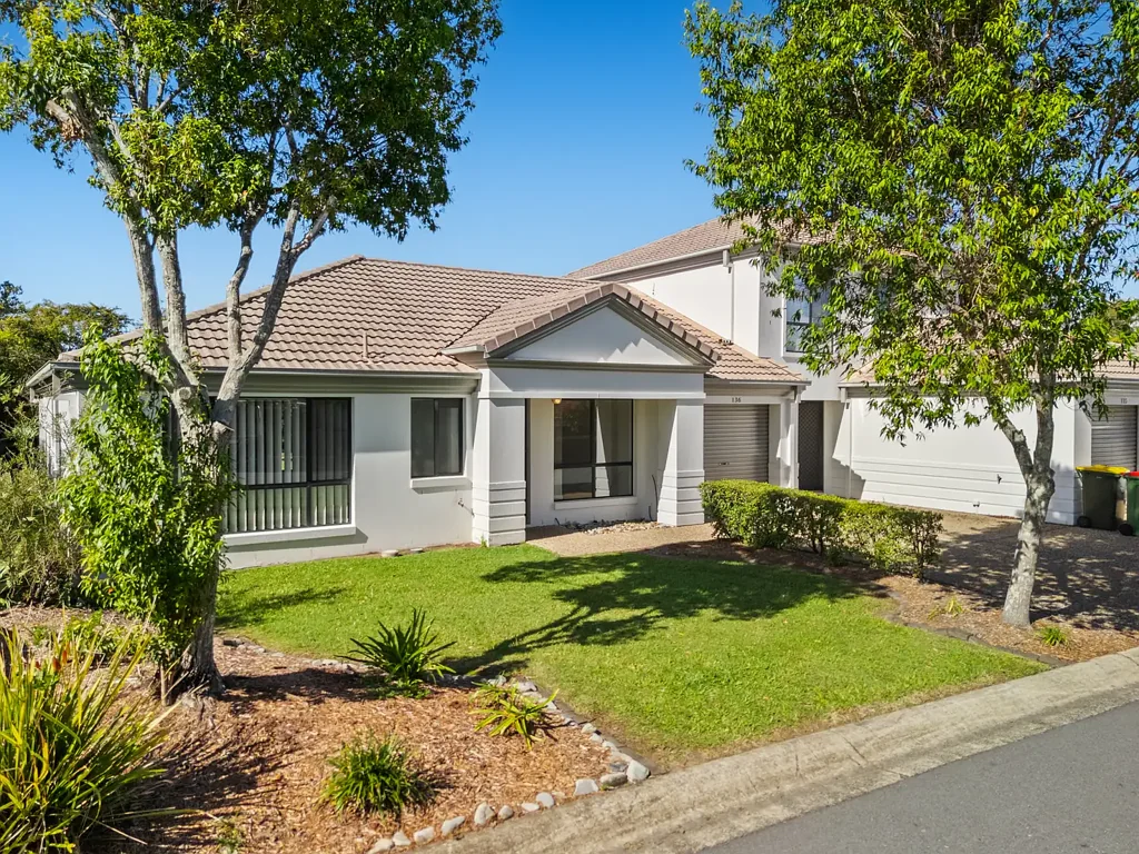 Merrimac 3房  Rare Single-Level Villa with Huge Backyard & Endless Potential
