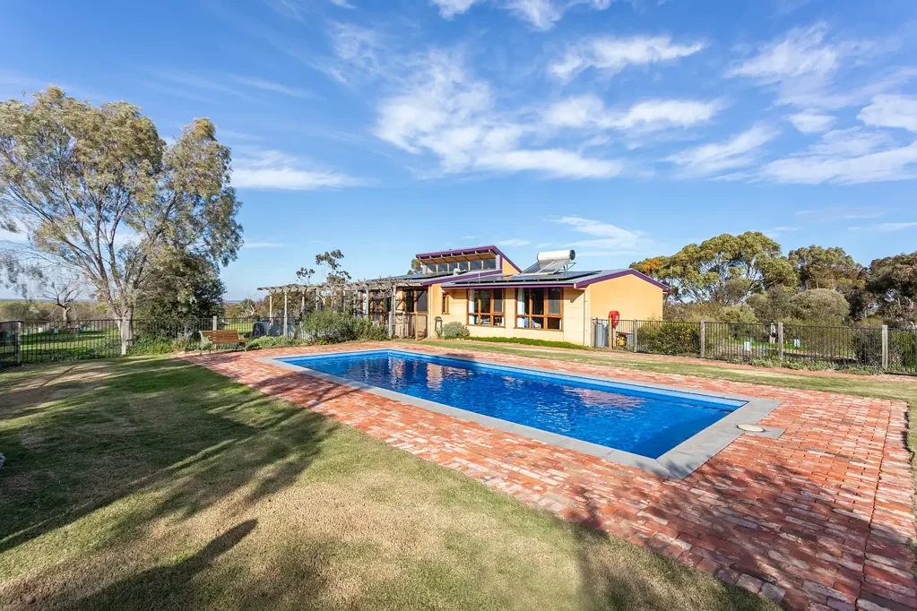 Woodchester 4ਬੈੱਡਰੂਮ Put lifestyle first with a beautifully bespoke home on 43 breathtaking acres