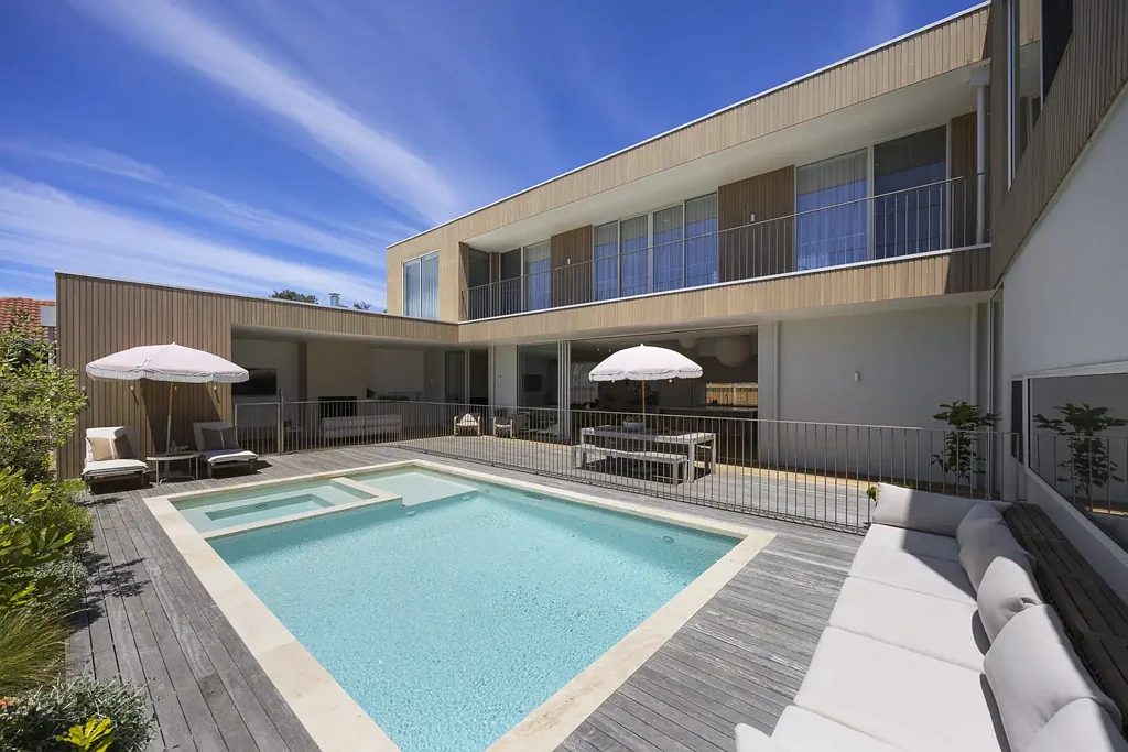 Rye 5Zimmer Elevated Resort-Style Design Moments from Tyrone Foreshore