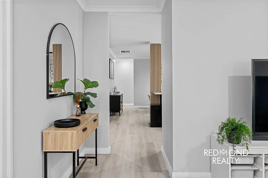 18 Eastleigh Loop, Currambine, WA 6028