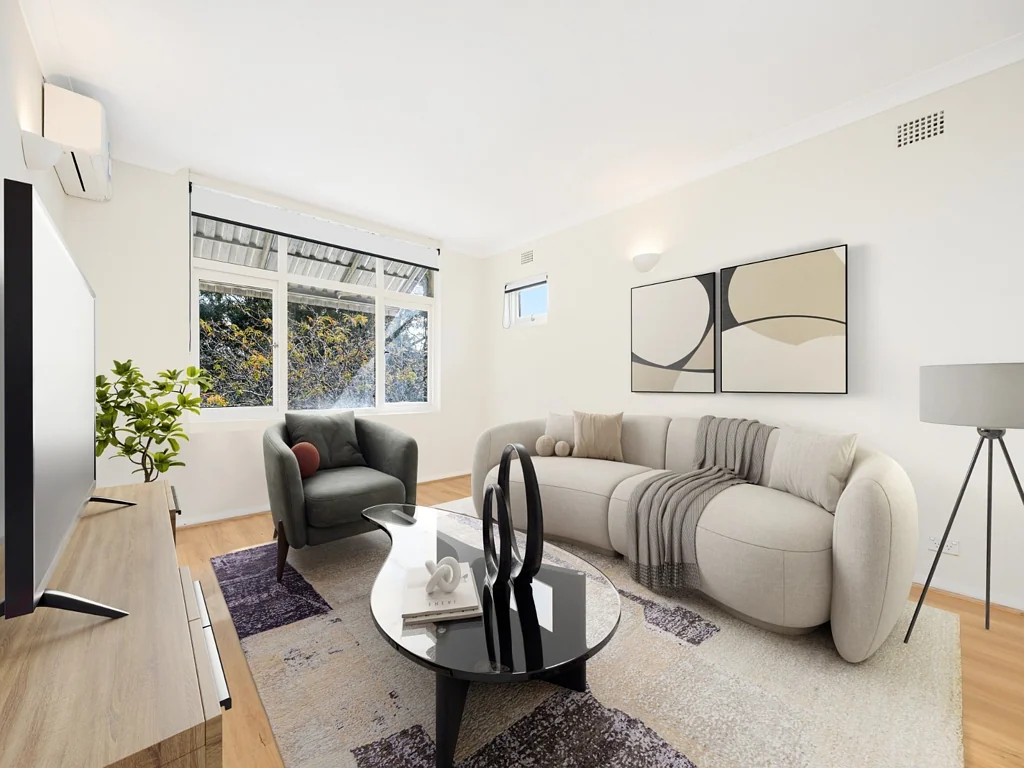 Access to apartment via Julian Street