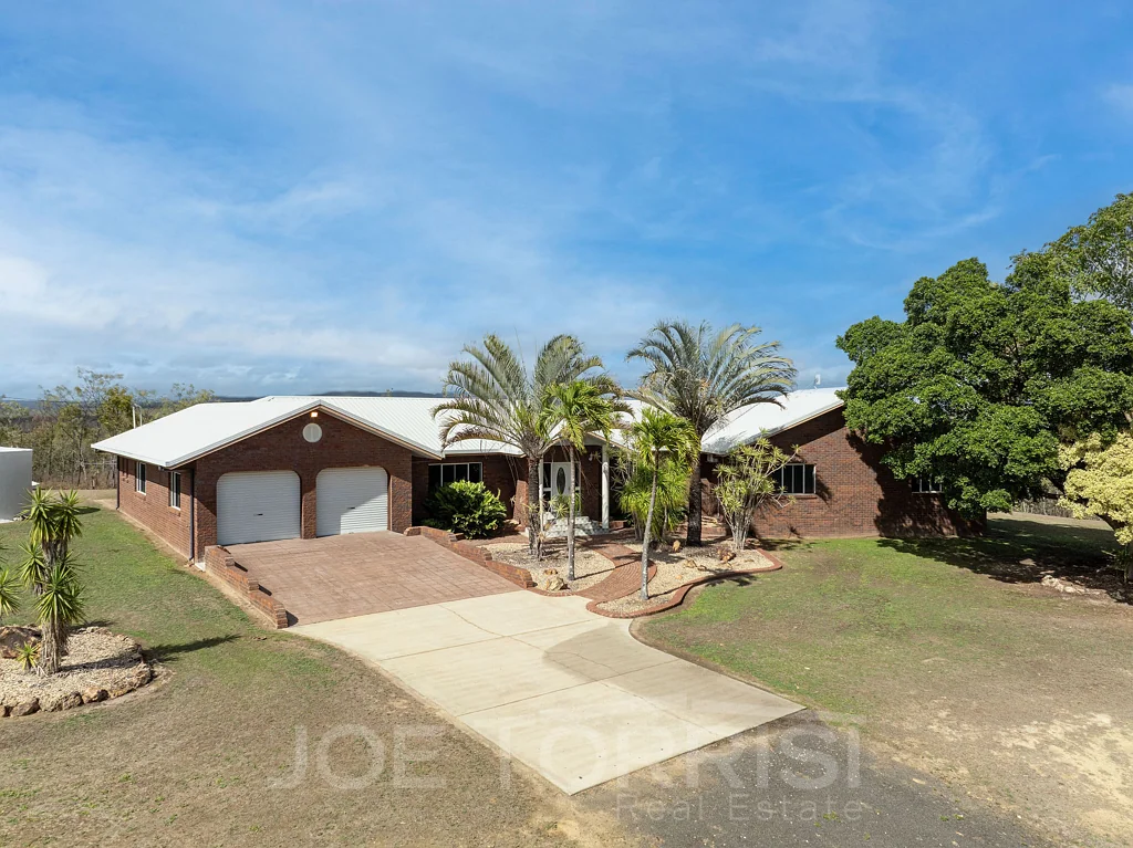Mareeba 5房  DESIGNED FOR THE LIFE YOU DESIRE…WITH ROOM FOR THE EXTENDED FAMILY!