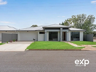 Parafield Gardens 4ਬੈੱਡਰੂਮ A Home of Style, Space & Sophistication
