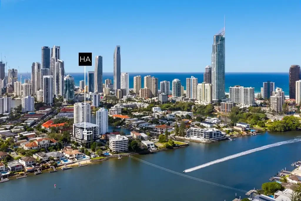 Surfers Paradise 2房  Comfort, Convenience & Views – Downsizing Done Right!