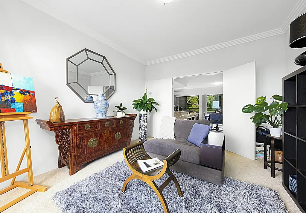 Pymble 3Kwarto Set High, Oversized and Convenient with a Study Room & 2 Balconies!