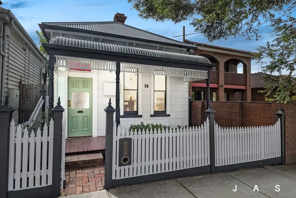 16 Charles Street, Seddon, VIC 3011
