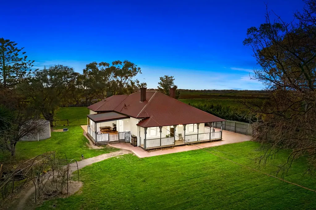 Werribee South 4 Bedroom A Tranquil Oasis Close To All Your Required Amenities, Set On A Stunning 3 ACRE Block!