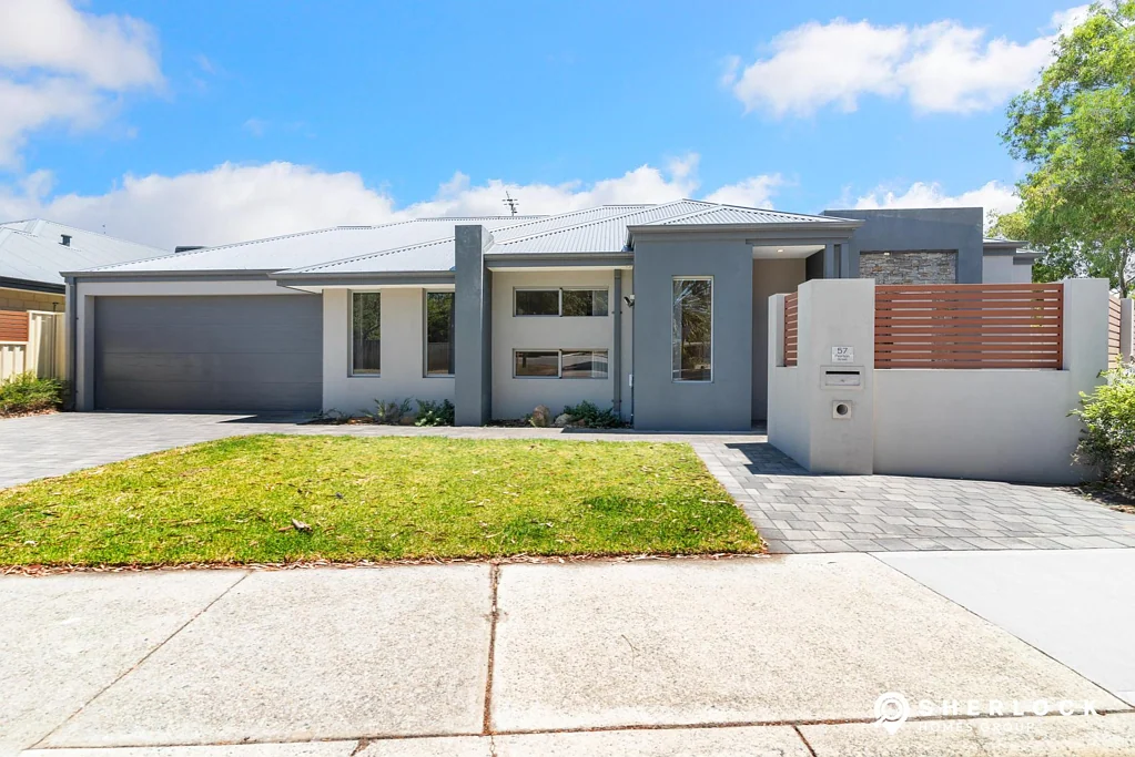 Modern 3-Bedroom House in Prime Ashfield Location