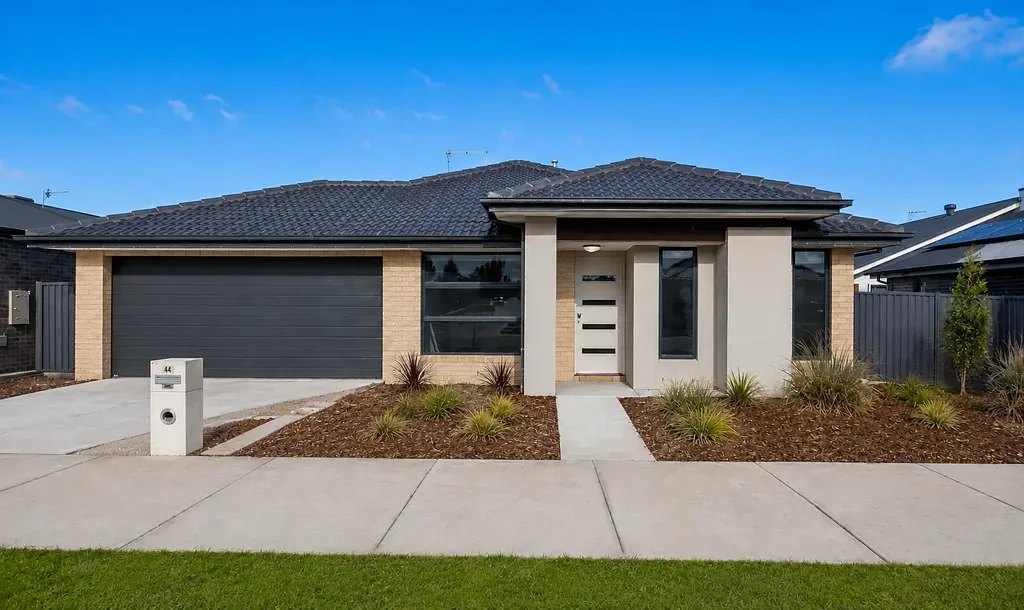 Smart, Stylish & Spacious for lease 4 Bedroom House in Alfredton VIC