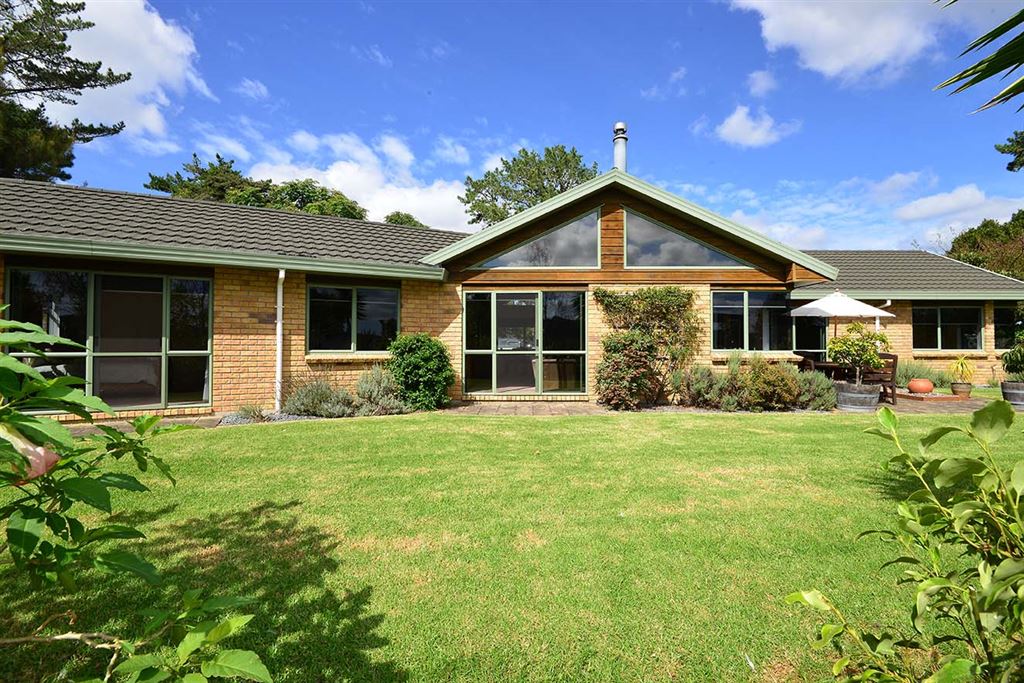 54 Russell Road, Wainui, Auckland - Rodney, 3 ਕਮਰੇ, 2 ਬਾਥਰੂਮ