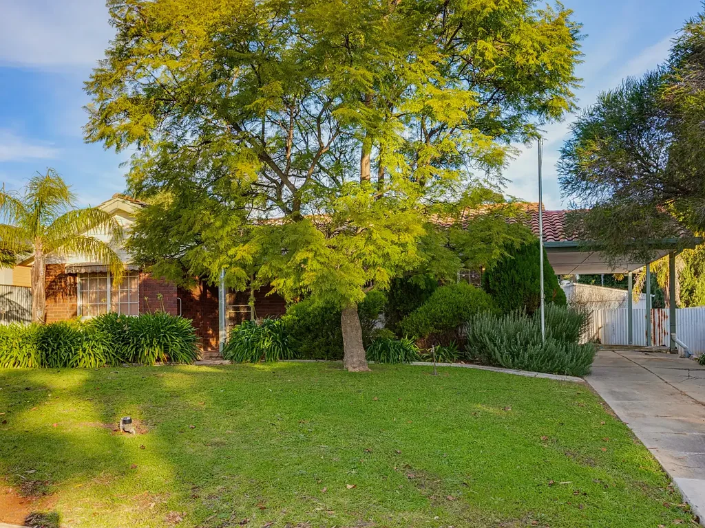 Happy Valley 4房  Honest solid home needs new family!