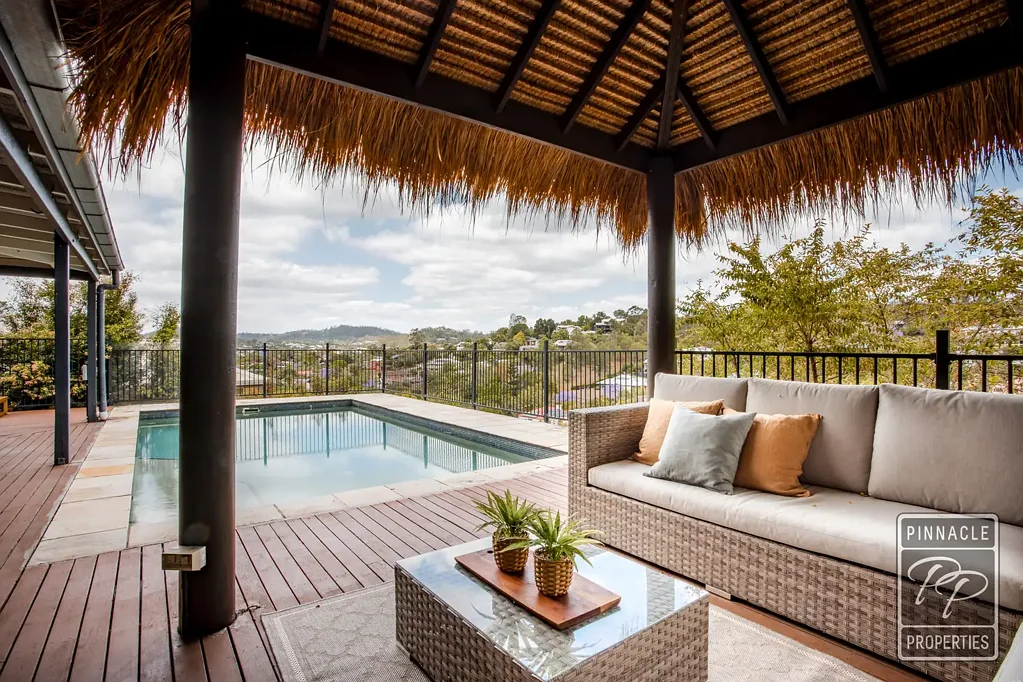 The Gap 5Habitaciones Unique Hill Top Home

Alternate access via driveway next to 6 Gregsue Crt, The Gap