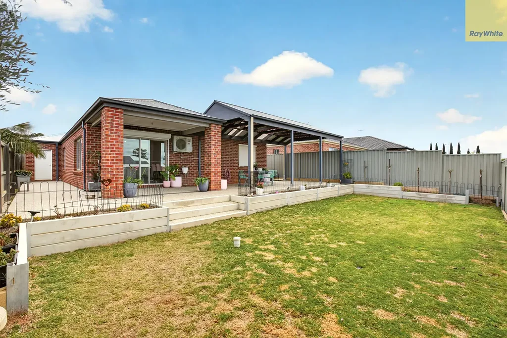 Maddingley 4 Slaapkamer SPACIOUS, STYLISH AND READY TO ENJOY