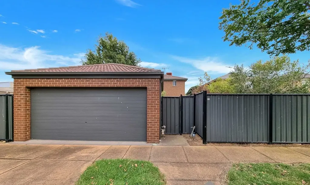 Perfect Location for lovers of nature and convenience!