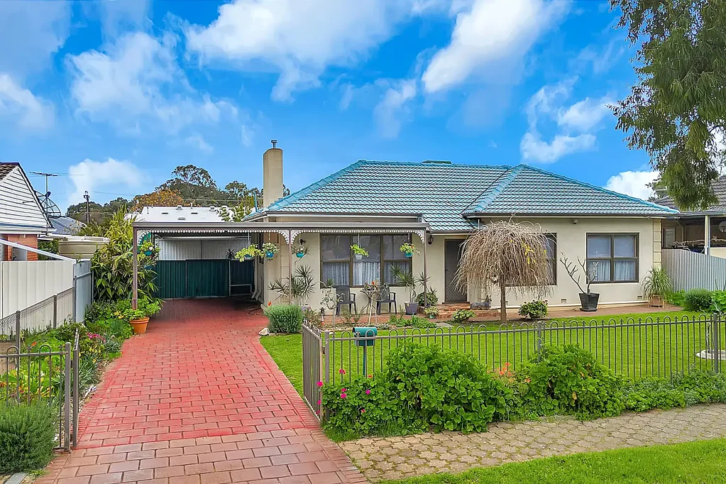 Salisbury 3 Bedroom Endless Possibilities On An Impressive 770sqm (Approx.) Allotment