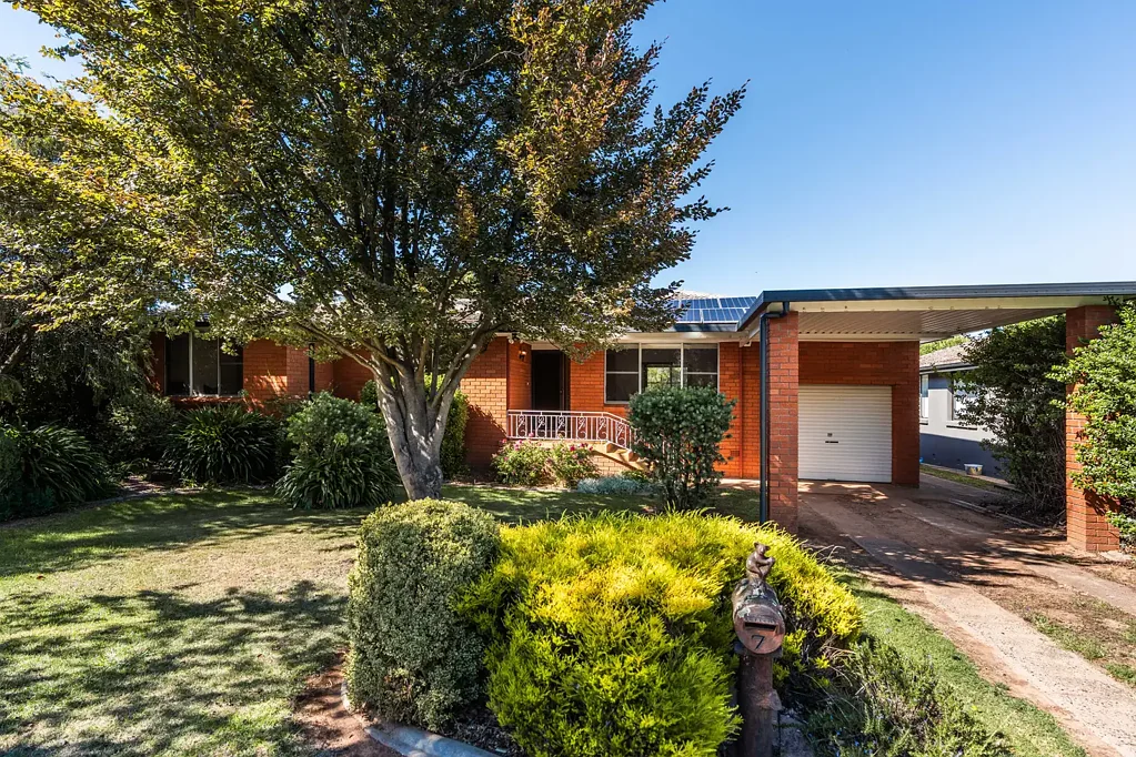 7 Courallie Drive, Orange, NSW 2800