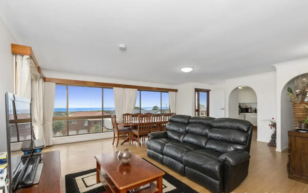 East Banora Beauty with Ocean Views!
