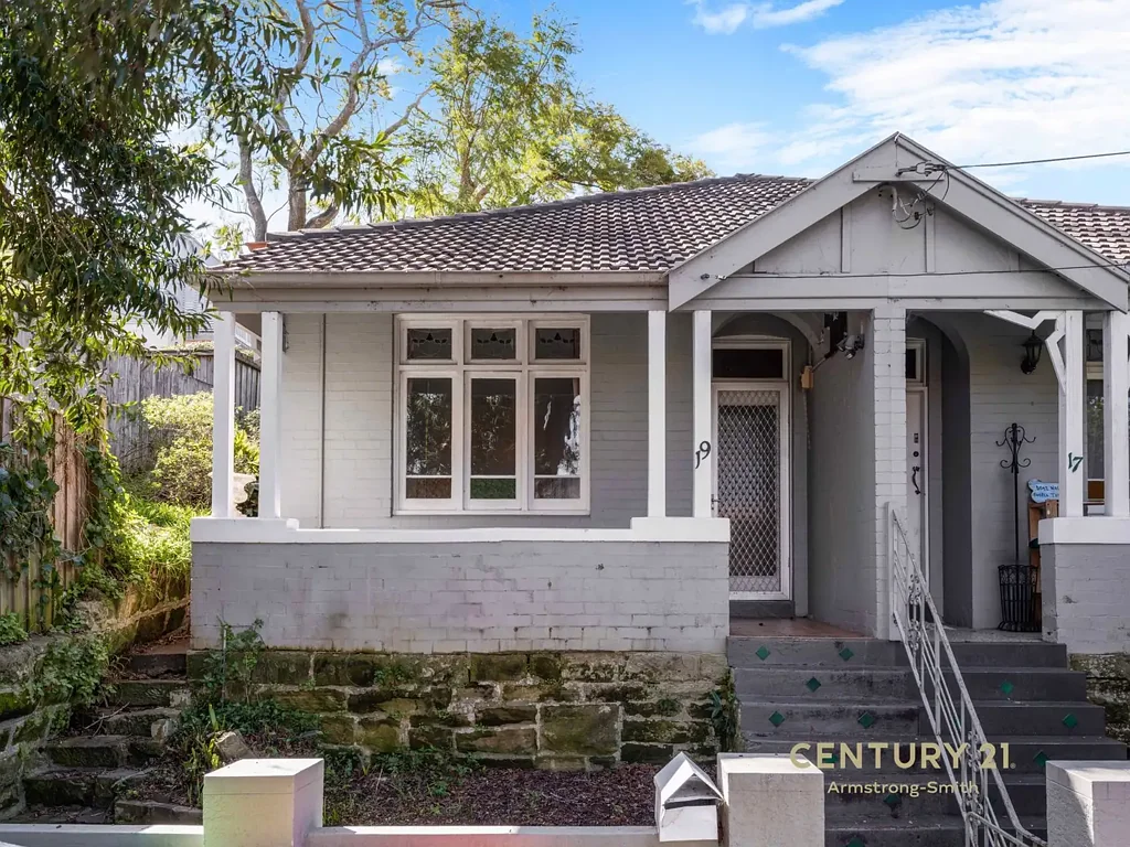 Wonderful three bedroom home located in the heart of Bondi Junction