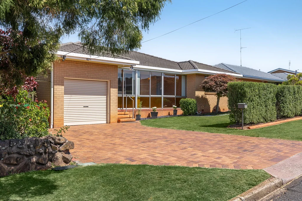 13 Hinton Street, Wilsonton, QLD 4350