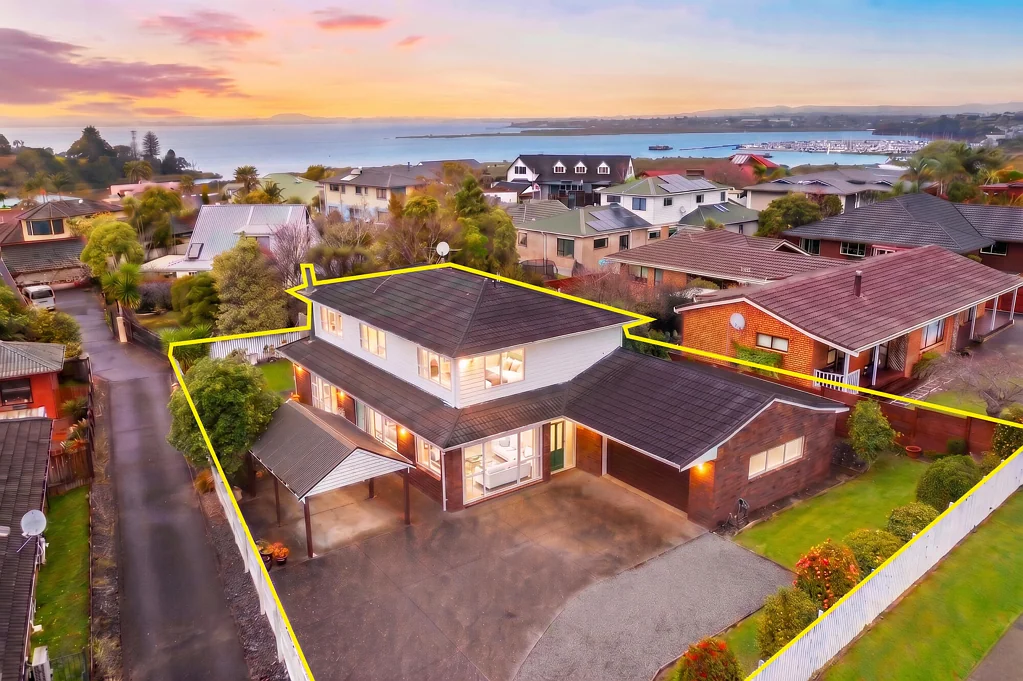 Hobsonville 4chambre Big Home. Big Land. Renovated & Brilliant