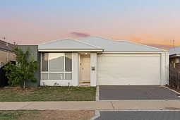 16 Cathedral Approach, Secret Harbour