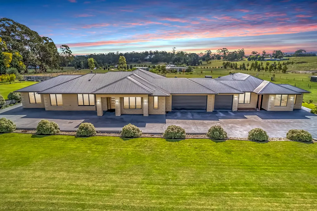 Churchill 6 Bedroom Dual Occupancy Living with Endless Lifestyle Appeal