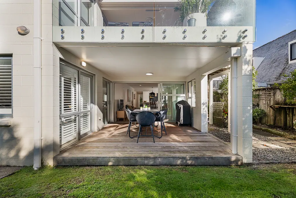 Kohimarama 2ห้องนอน Renovated freehold Kohi Beach Gem