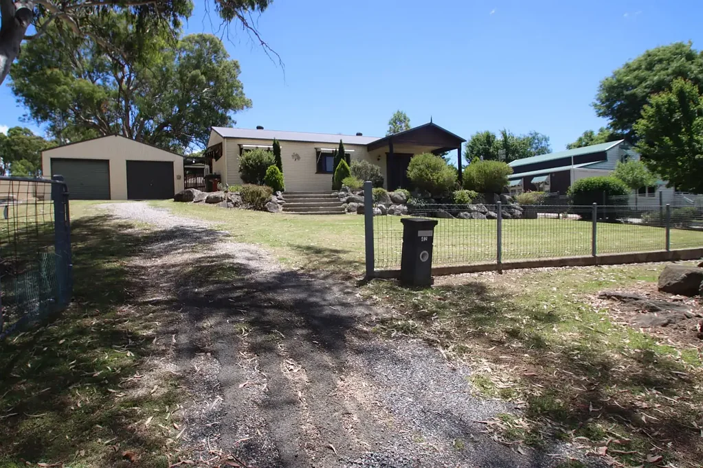 42 Petre Street, Tenterfield, NSW 2372