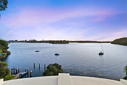 3/2 West Crescent Street, Mcmahons Point