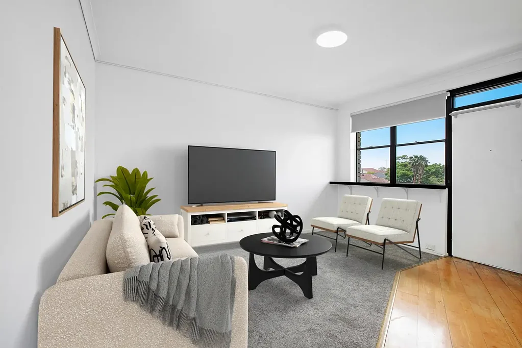 Sunny Drenched Apartment with Ocean and District views