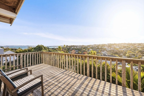 13 Colmar Road, Mellons Bay, Manukau City