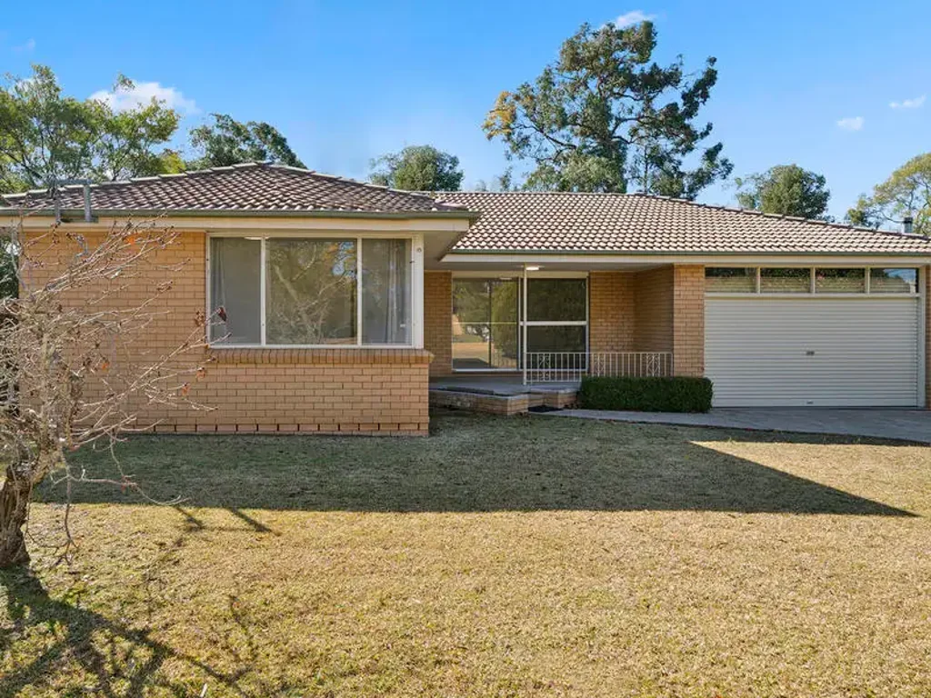 64 Ellison Road, Springwood, NSW 2777